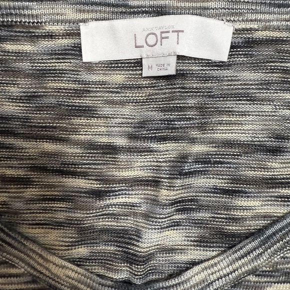 Lightweight Loft sweater size medium dolman sleeves medium excellent condition - Picture 4 of 4